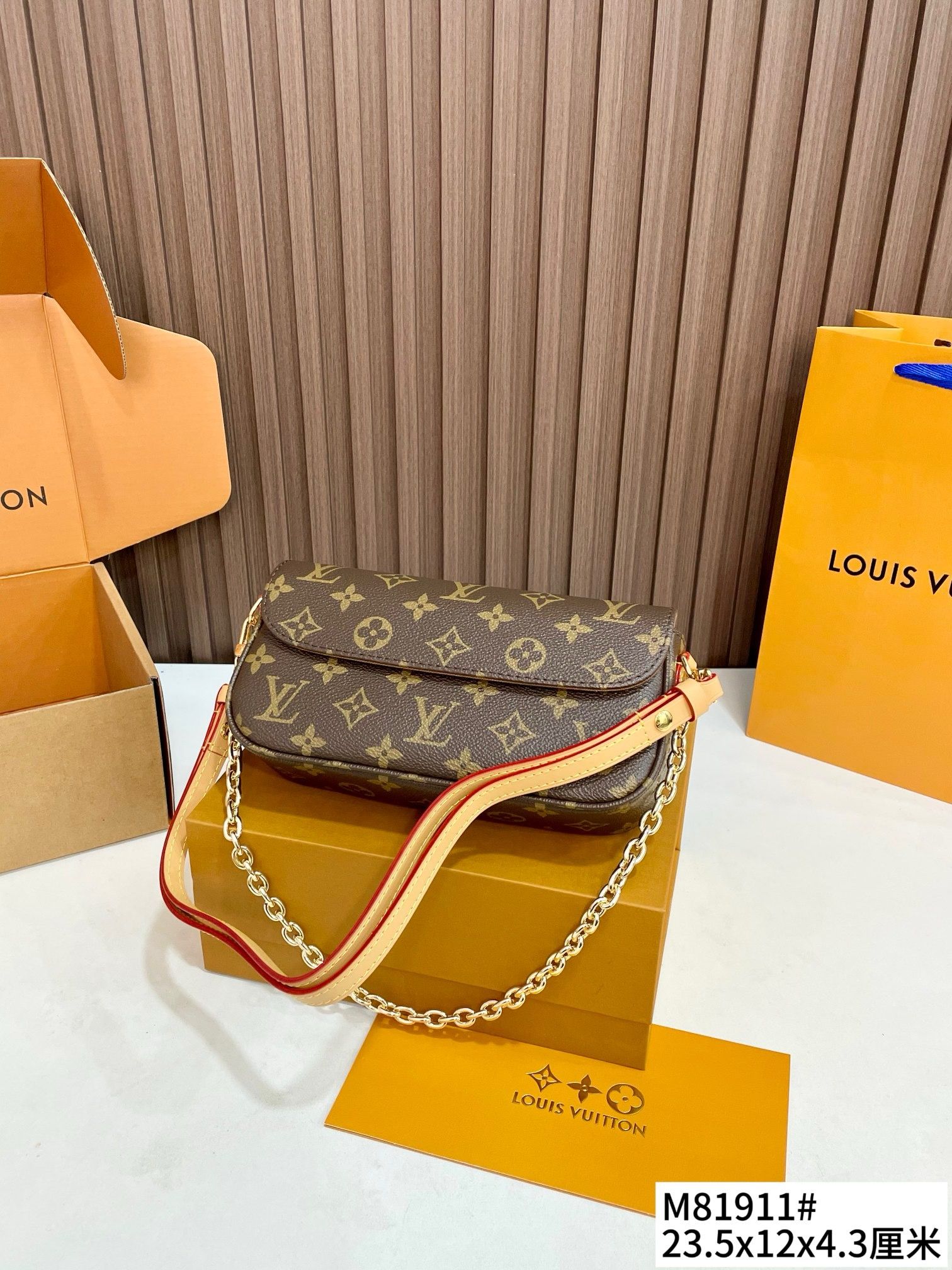 Bolso LV M81911 (23*12*4cm)